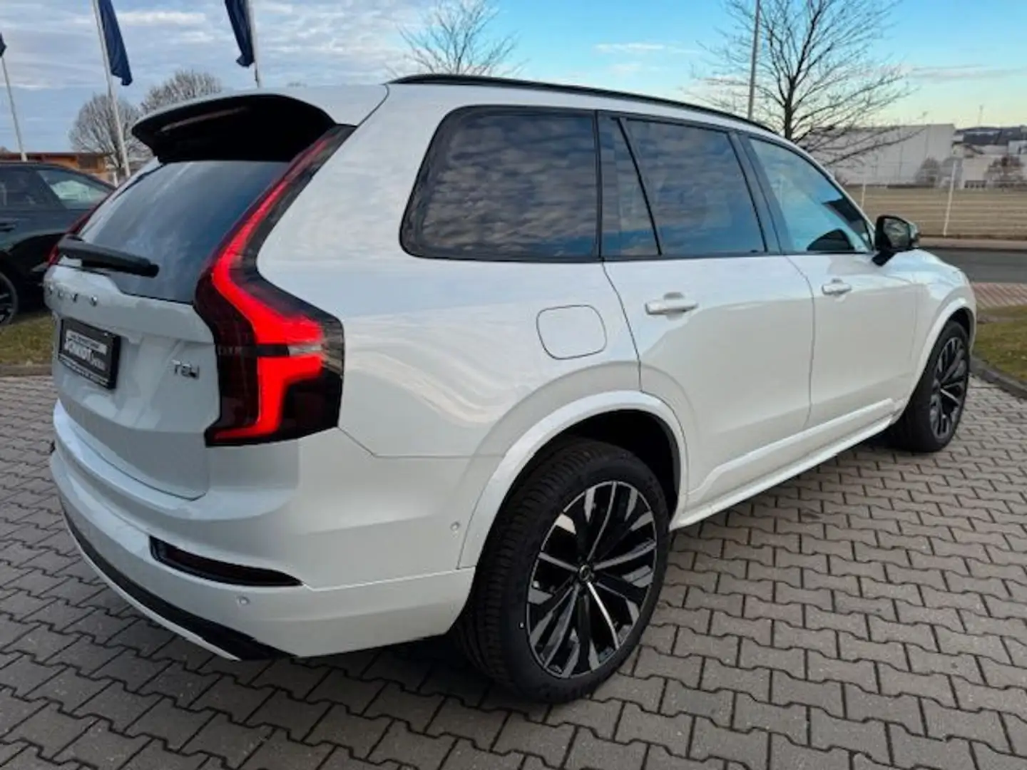 Volvo XC90 T8 AWD Plug-in Hybrid Plus Dark Blanc - 2