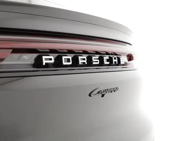 Porsche Cayenne view 23