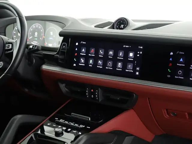 Porsche Cayenne view 8