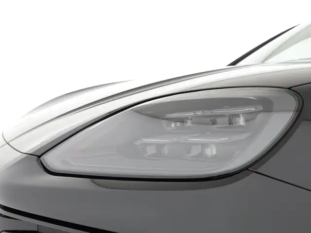 Porsche Cayenne view 21