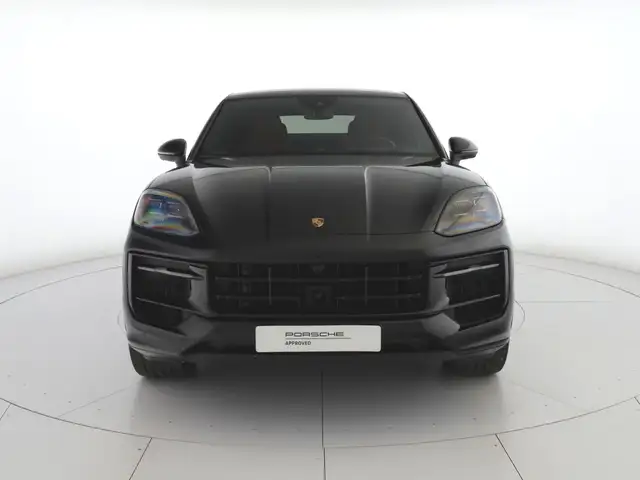 Porsche Cayenne view 3