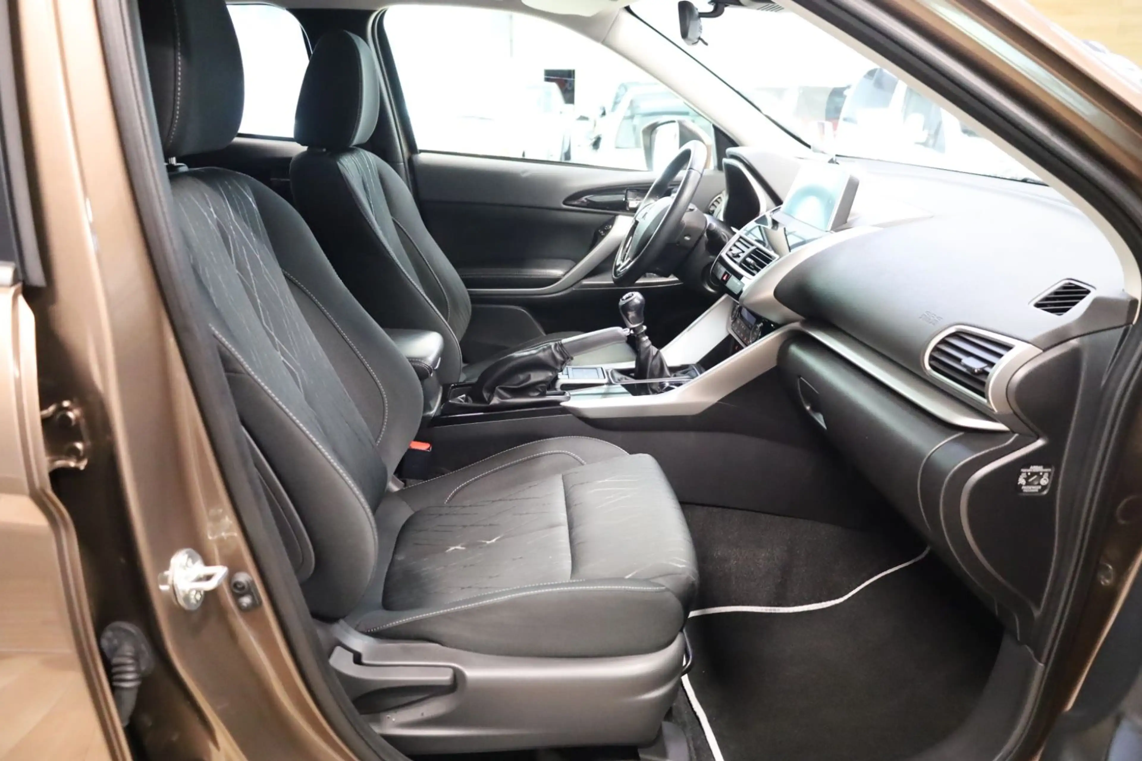 Mitsubishi Eclipse Cross Intro Edition 2WD/Head-Up /AHK/Kam — photo 8