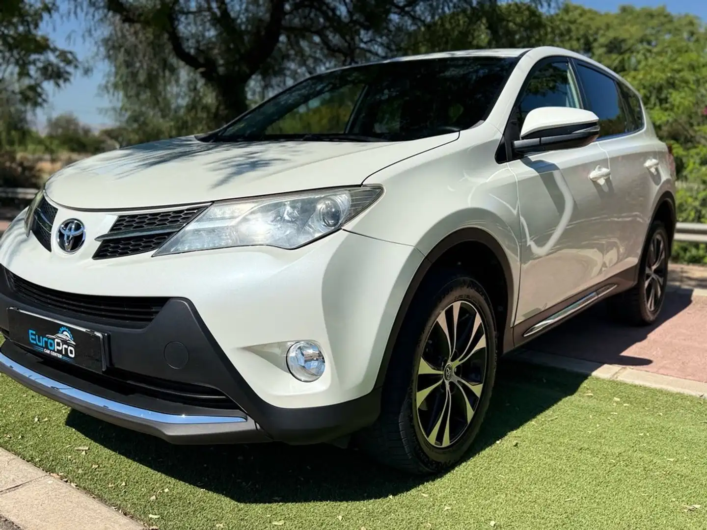Toyota RAV4 120D Active 4x2 Blanco - 1