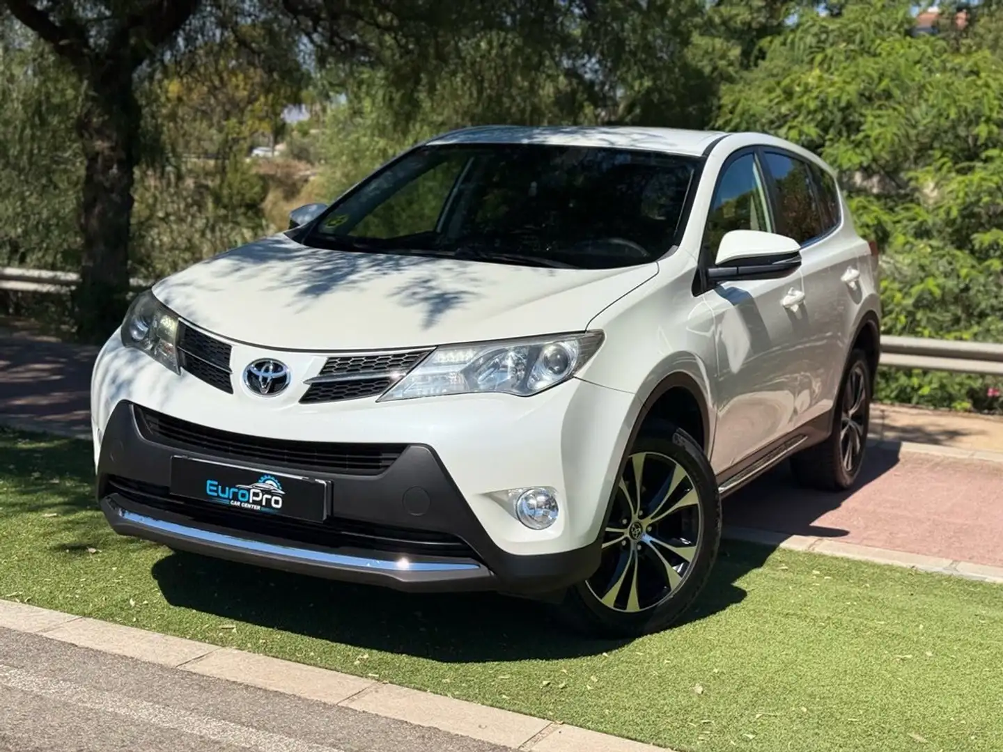 Toyota RAV4 120D Active 4x2 Blanco - 2