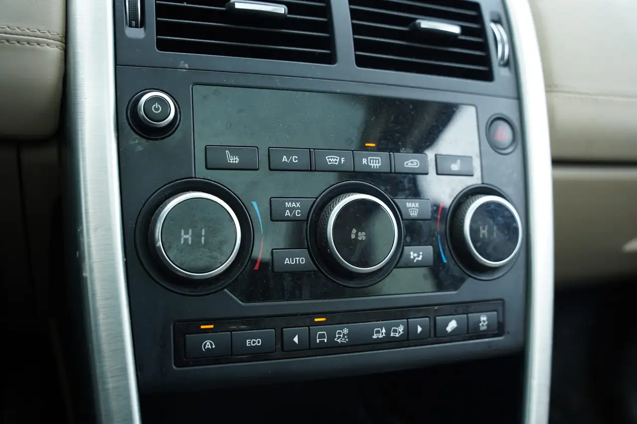 Land Rover Discovery Sport снимка Land Rover Discovery Sport