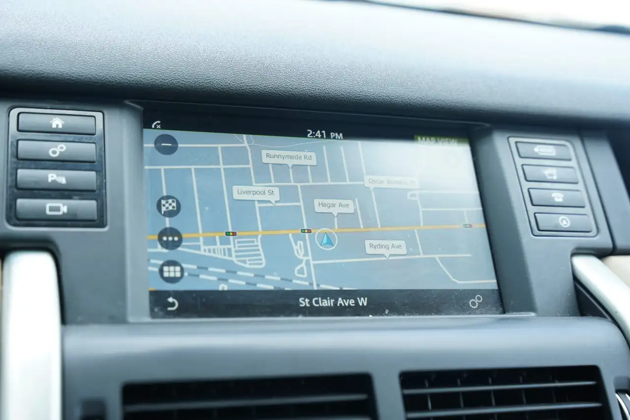 Land Rover Discovery Sport снимка Land Rover Discovery Sport