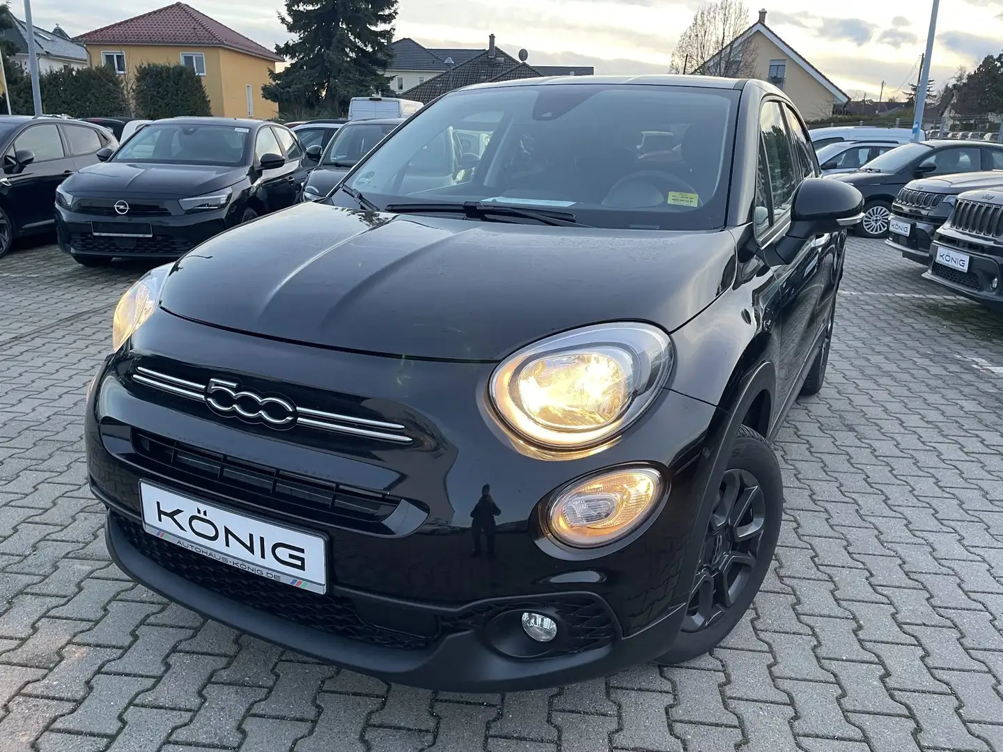 Fiat 500X 1,5 CLUB 130 PS Automatik Schwarz - 1