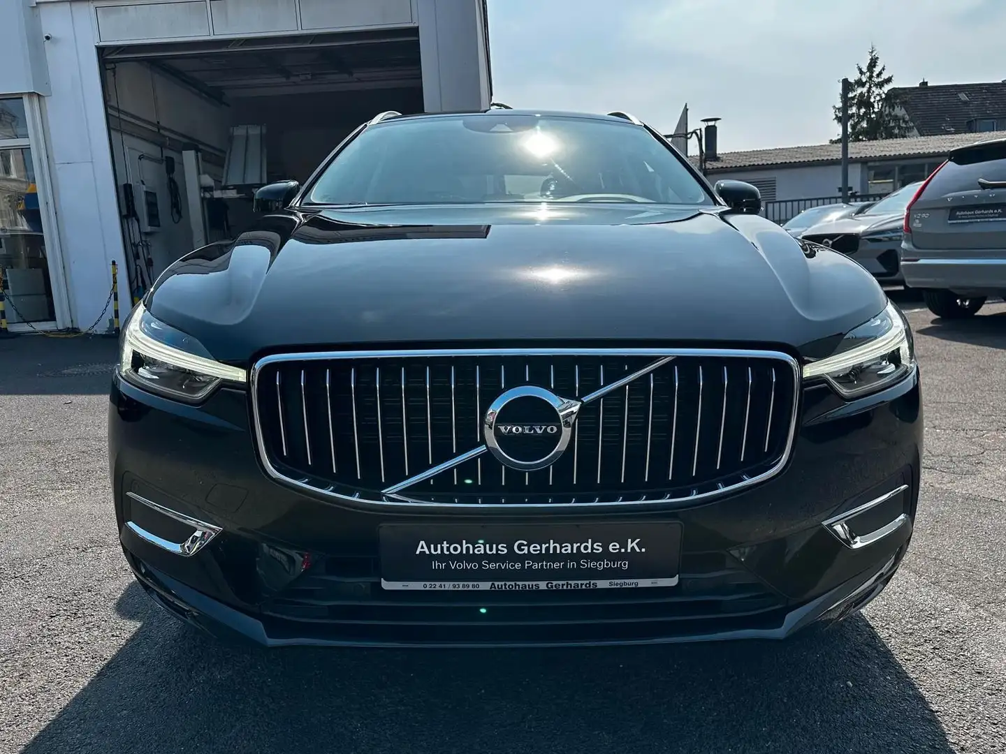 Volvo XC60 B4 AWD Inscription, Pano, Standheizung,ACC Noir - 2