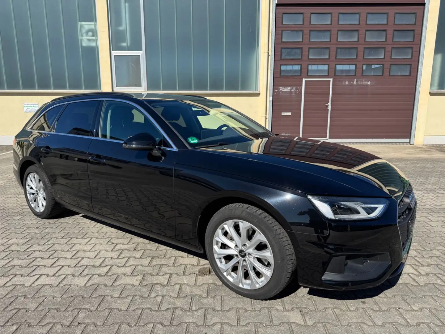 Audi A4 Avant 35 TDI°AHK°LEDER°NAVI°LED°DAB° Schwarz - 1
