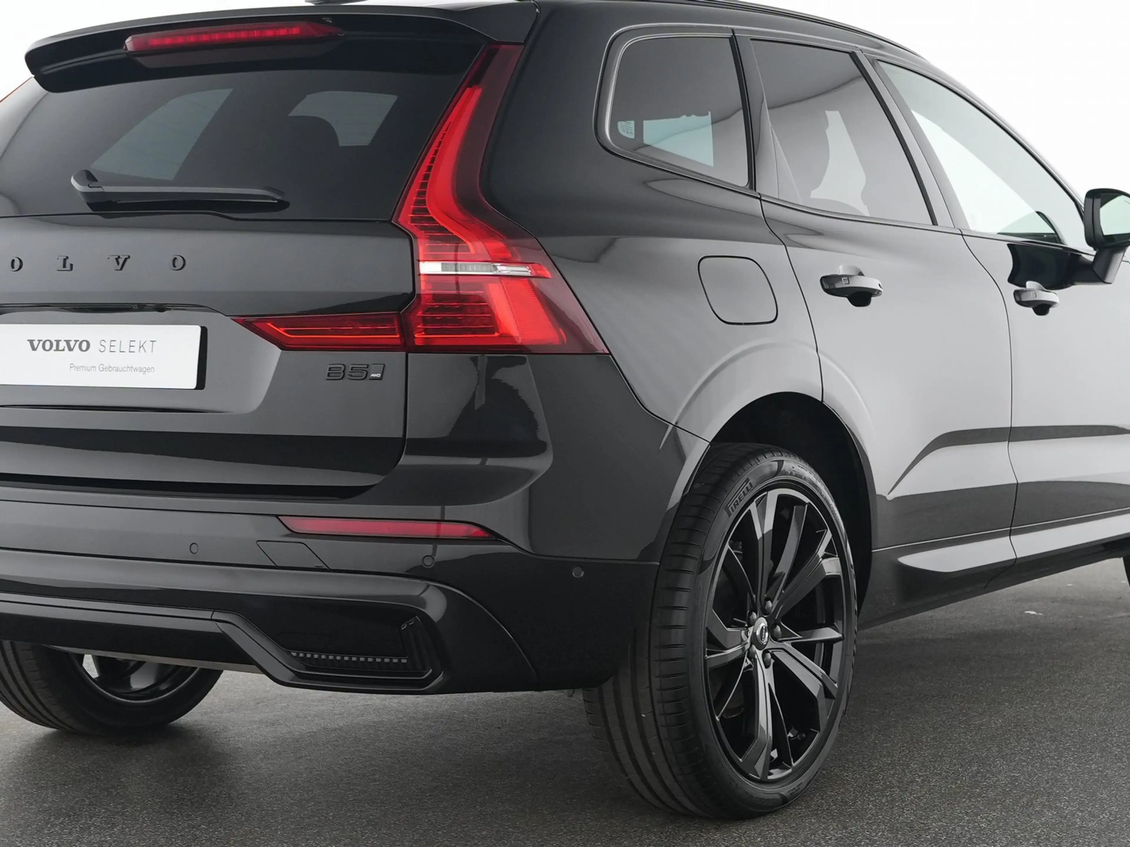 Volvo XC60 B5 AWD Plus Black Edition B&W-SOUND*AHK*360 — photo 10
