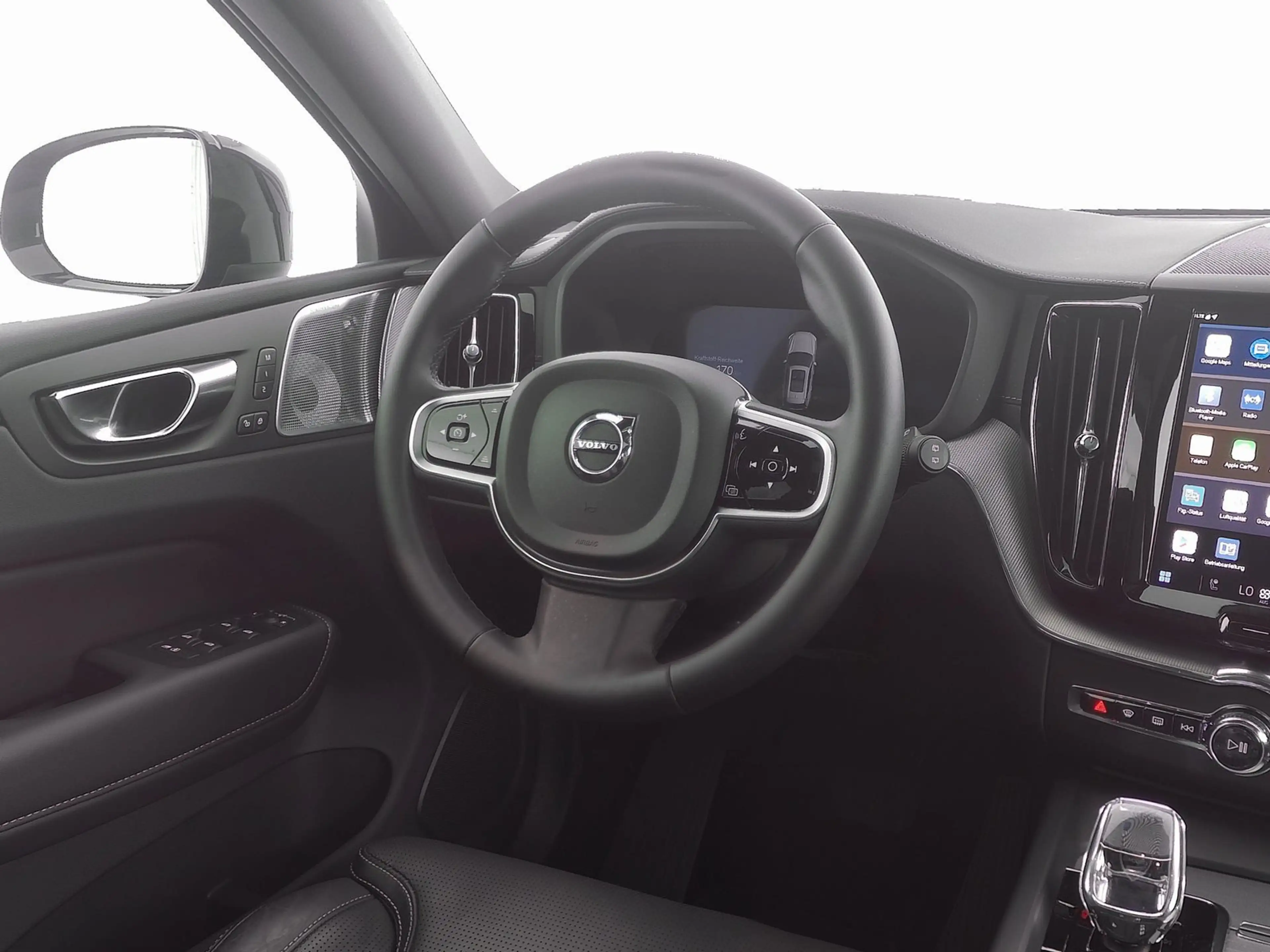 Volvo XC60 B5 AWD Plus Black Edition B&W-SOUND*AHK*360 — photo 4