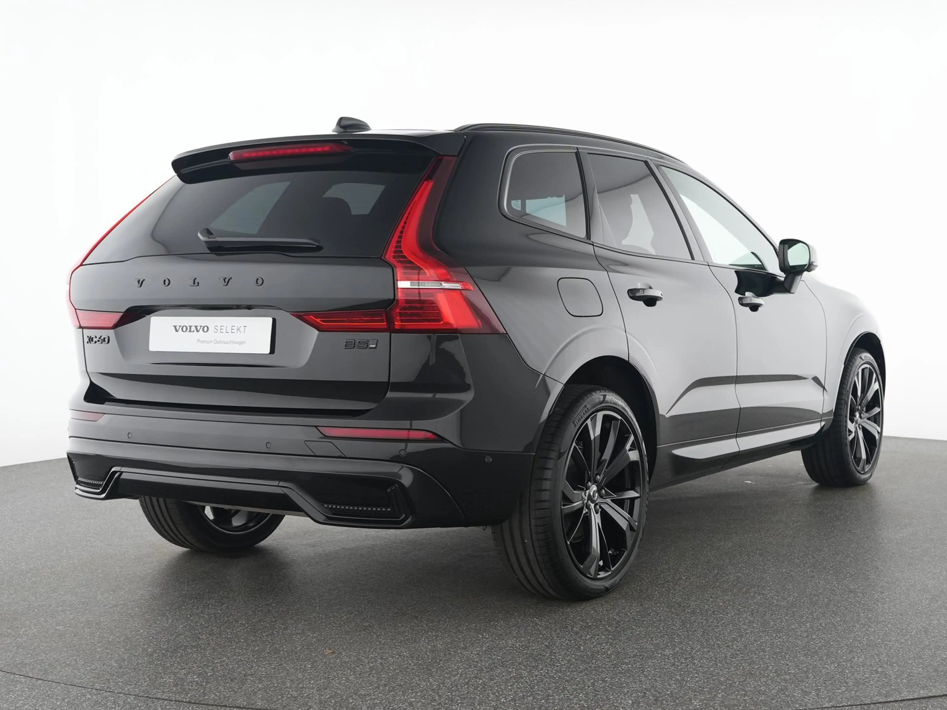 Volvo XC60 B5 AWD Plus Black Edition B&W-SOUND*AHK*360 — photo 2