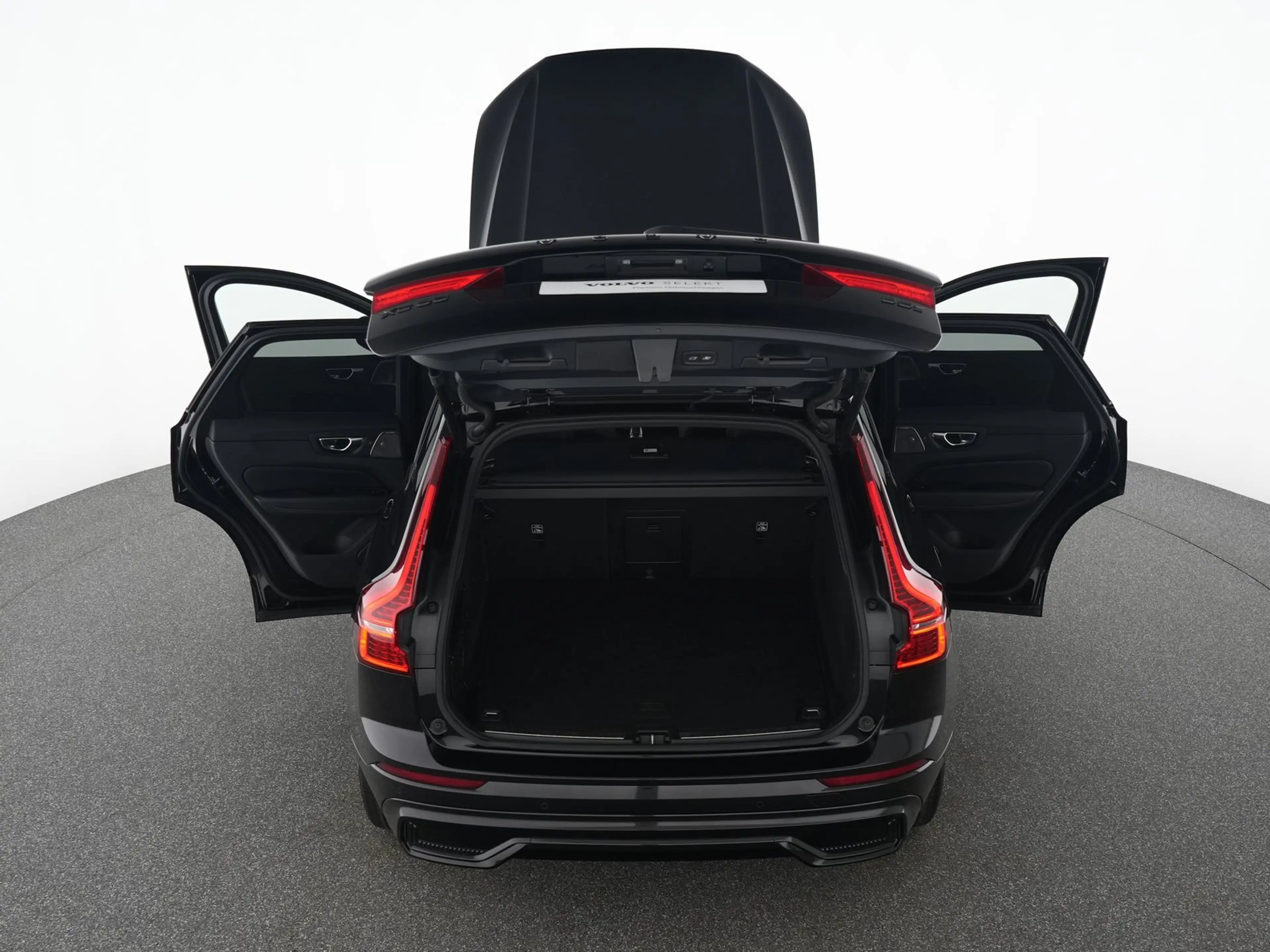 Volvo XC60 B5 AWD Plus Black Edition B&W-SOUND*AHK*360 — photo 14