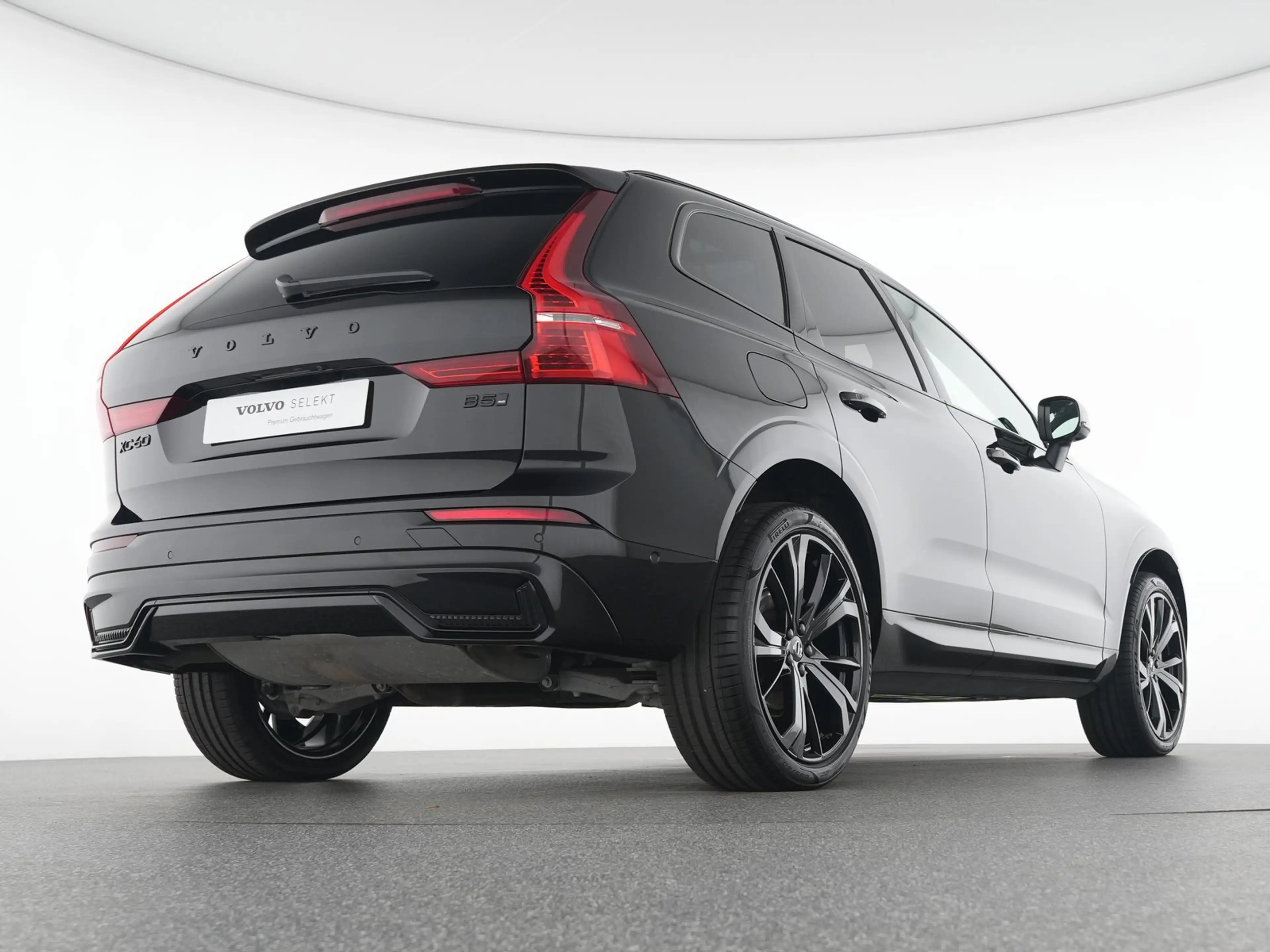 Volvo XC60 B5 AWD Plus Black Edition B&W-SOUND*AHK*360 — photo 8