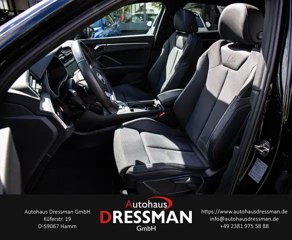 Audi Q3 view 12