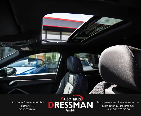 Audi Q3 view 11