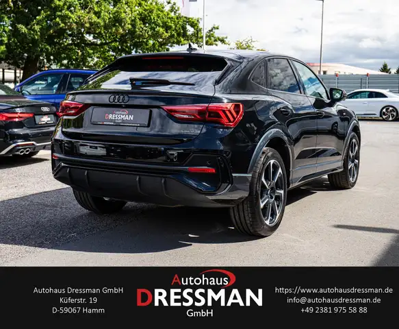 Audi Q3 view 4