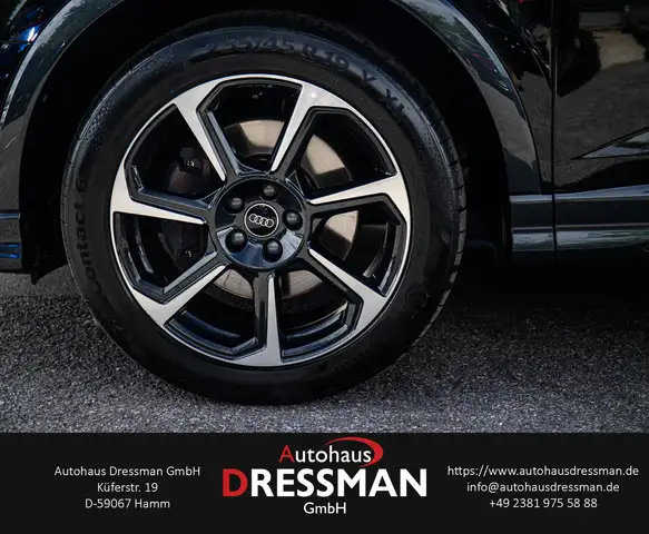 Audi Q3 view 8