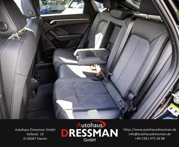 Audi Q3 view 13
