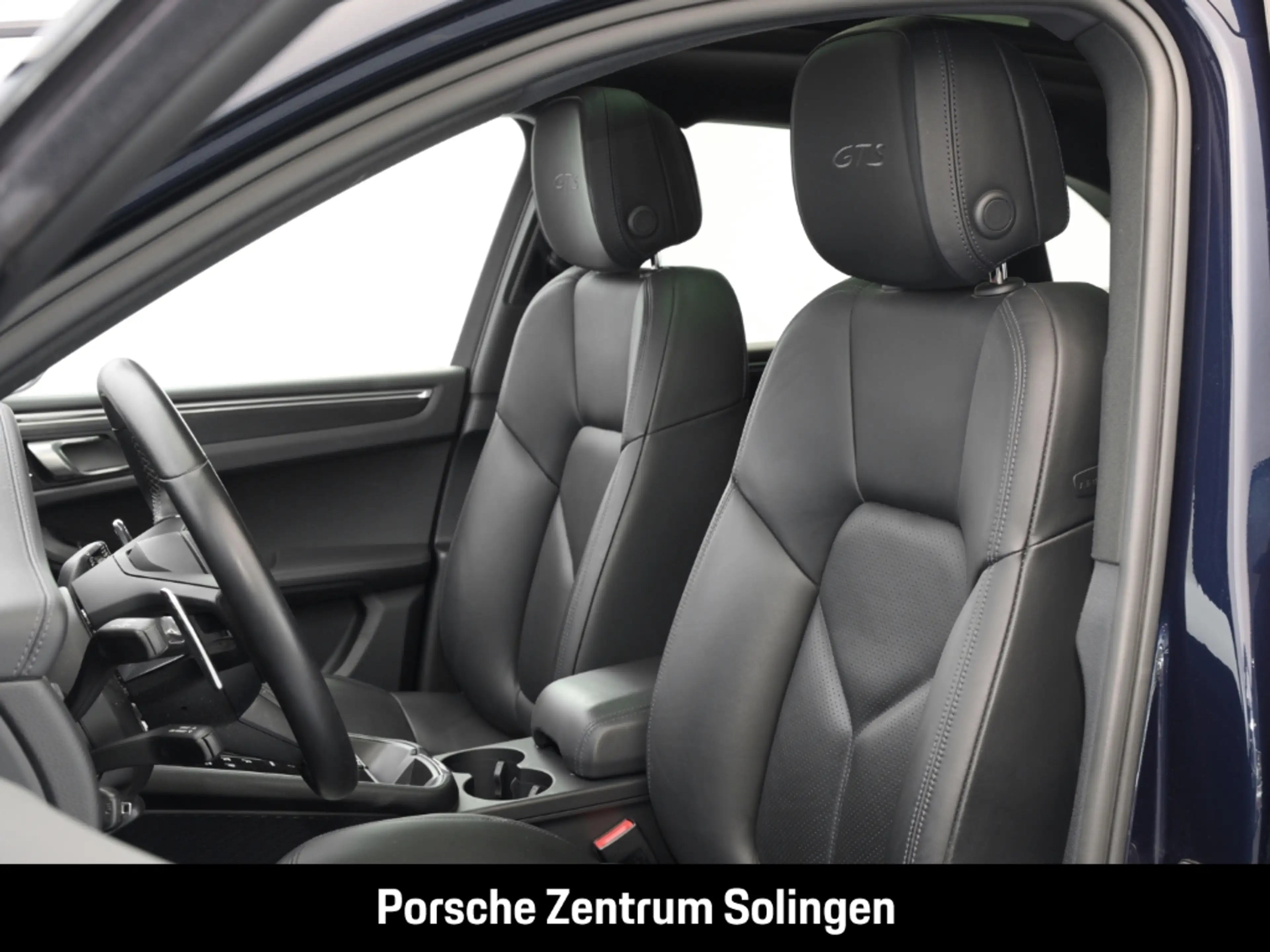 Porsche Macan GTS PANO LUFT AHK 21'' PRIVACY 1. Hand — photo 15