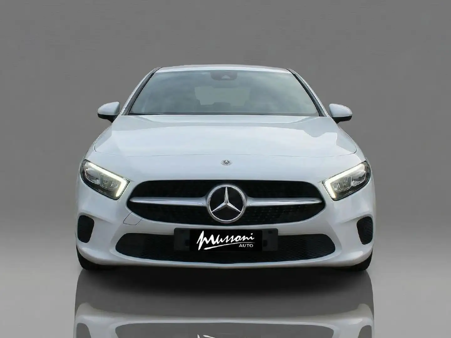 Mercedes-Benz A 180 d Business Extra auto Bianco - 2