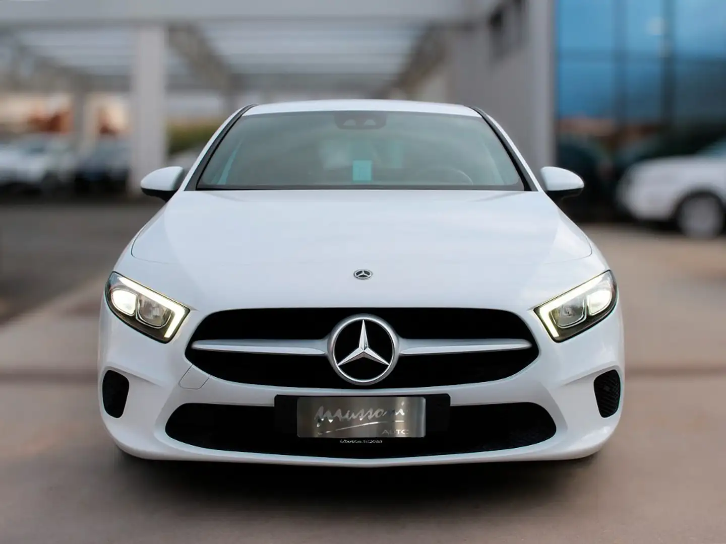 Mercedes-Benz A 180 d Business Extra auto Bianco - 2