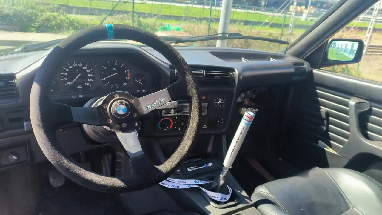 BMW 325i, foto 5