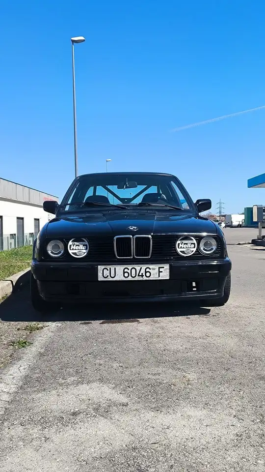 BMW 325i, foto 1