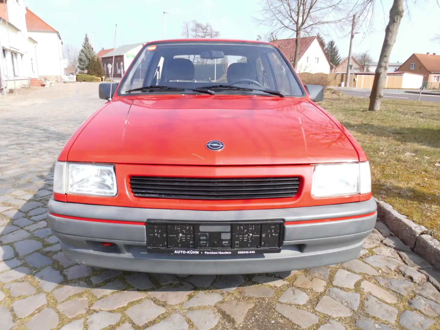 Opel Corsa 1.Hand, nur 30 tkm,Sammlerzustand,Zahnriemen gew. Rot - 2