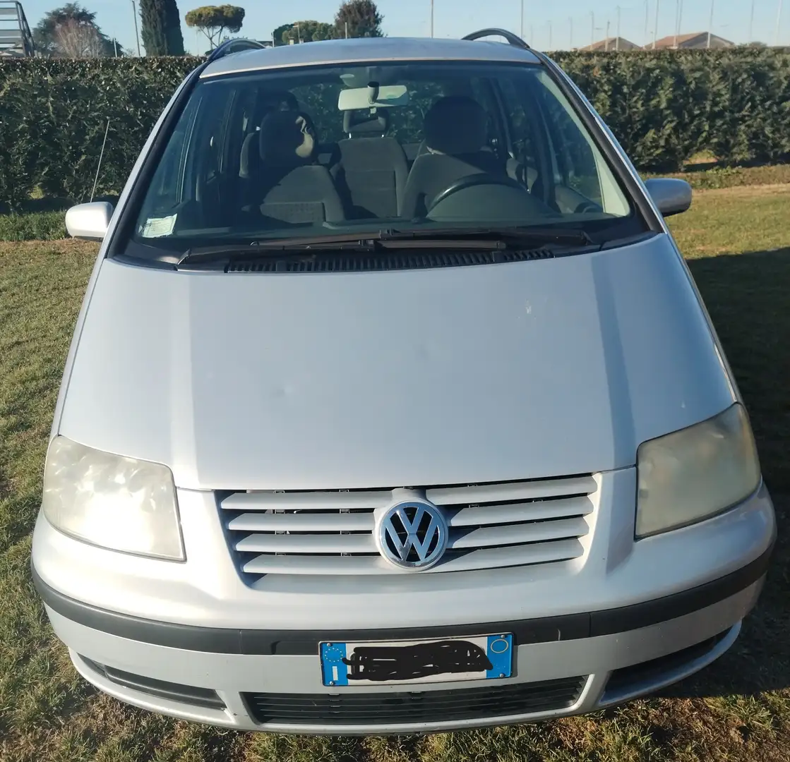 Volkswagen Sharan Sharan 1.9 tdi Comfortline 130cv Gümüş rengi - 1