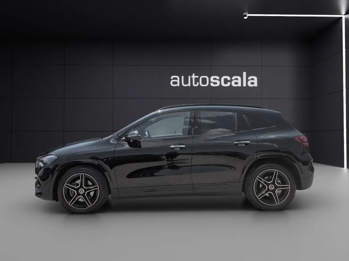 Mercedes-Benz GLA 200 Automatic AMG Line Premium Nero - 2