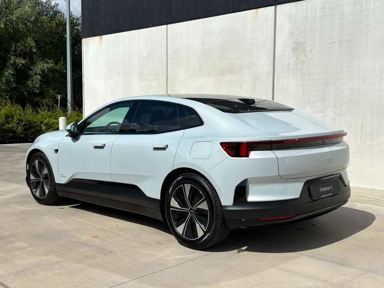 Polestar 4 2025