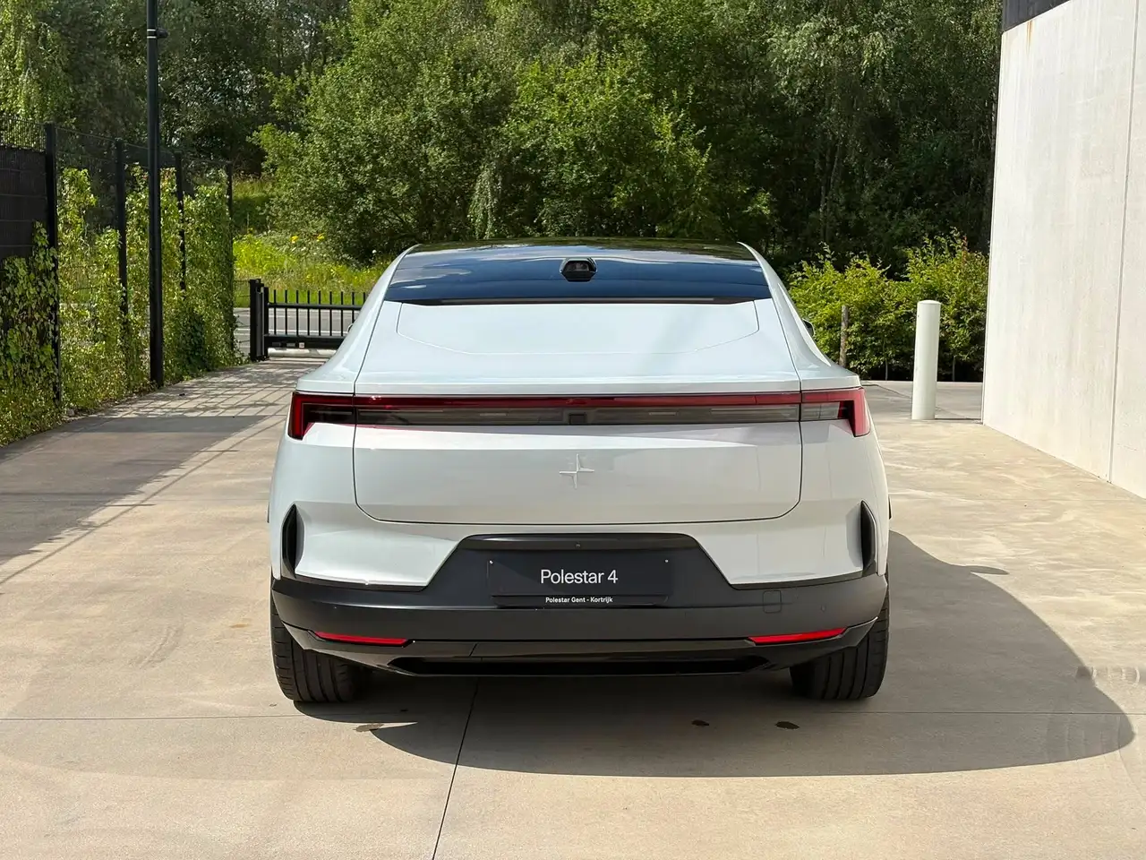 Polestar 4 2025