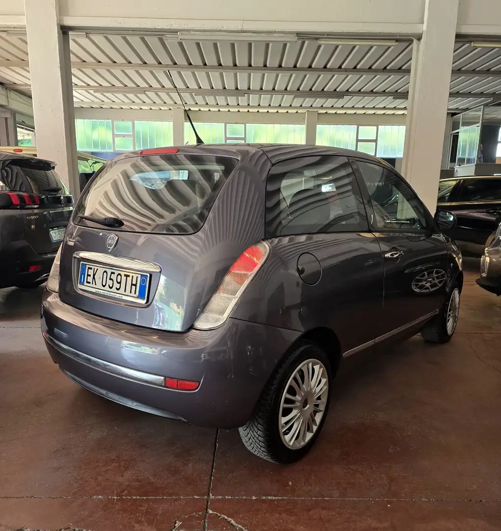 Lancia Ypsilon 1.2 8v Platinum s&s 69cv Grijs - 2