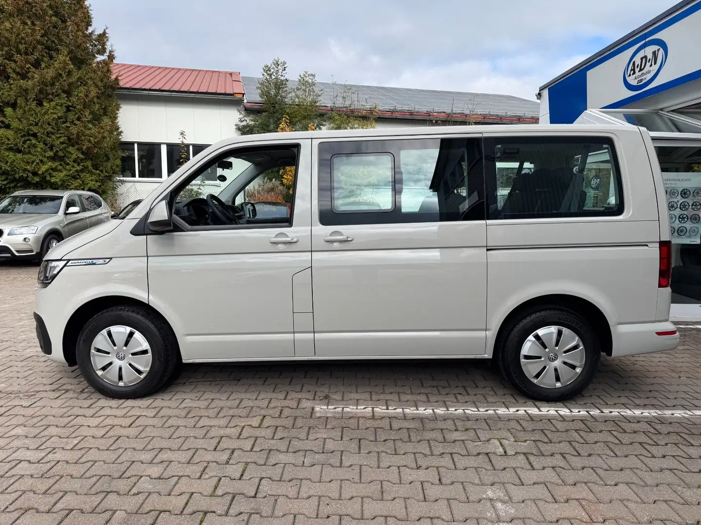 Volkswagen T6 Caravelle T6.1 Transporter Caravelle Comfortline *9Sitze* Grau - 2