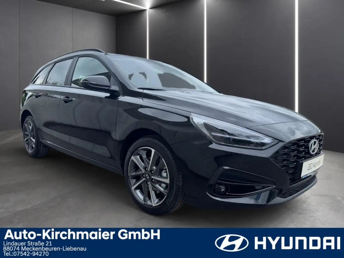 Hyundai i30 Kombi Advantage Mild-Hybrid 1.5 T-GDI Navi R-Cam S Schwarz - 2