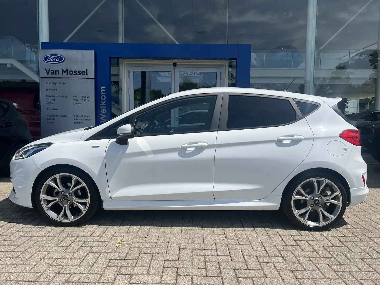Ford Fiesta 1.0 EcoBoost ST-Line | 18-Inch | Navigatie | Voorr Wit - 2