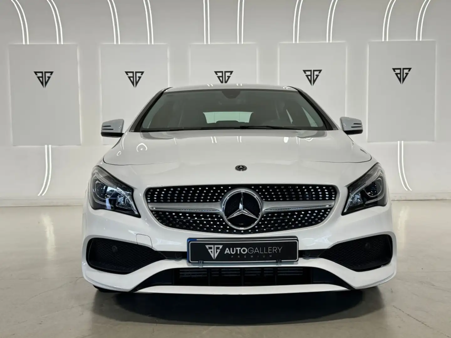 Mercedes-Benz CLA 200 Shooting Brake 7G-DCT Blanc - 2