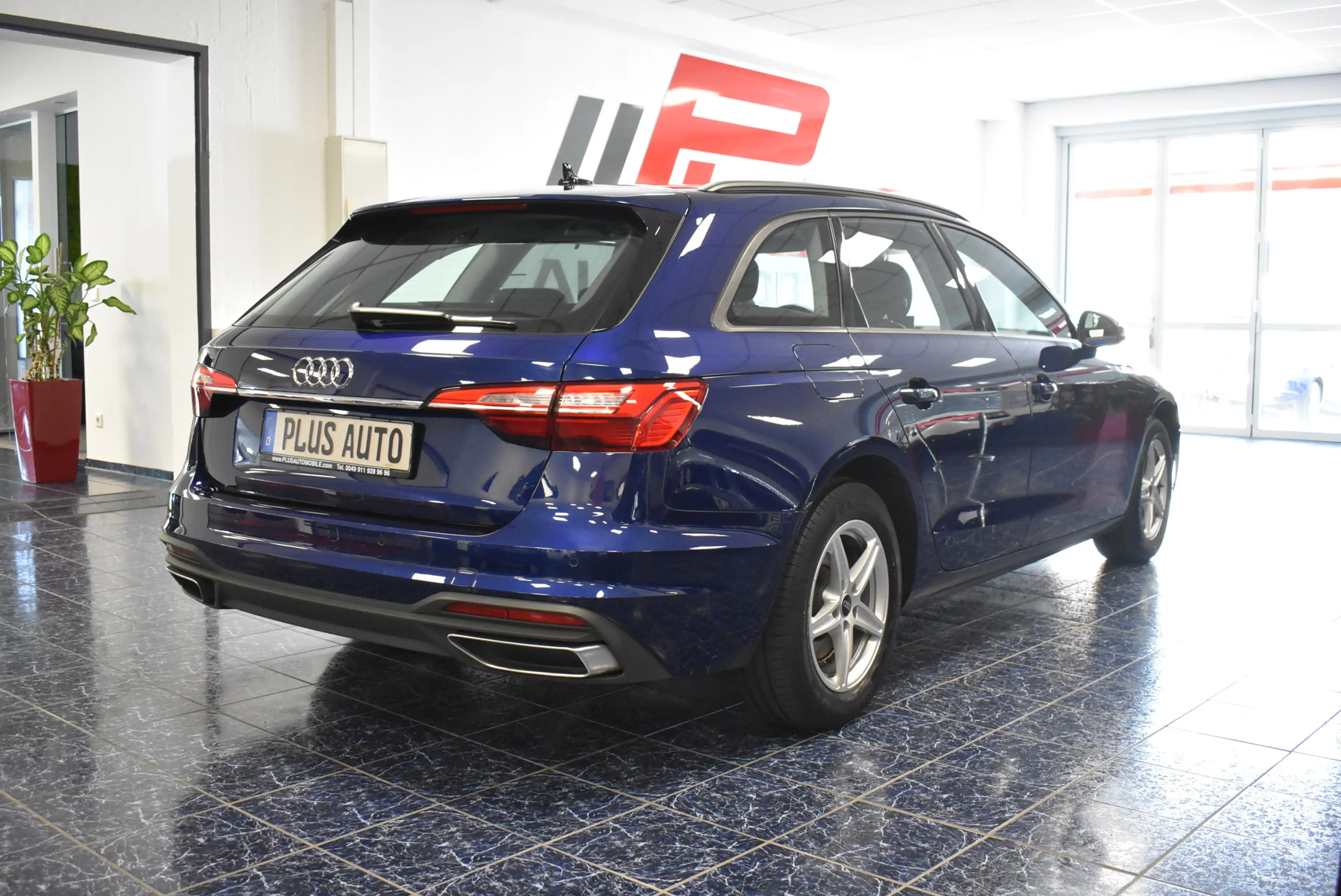 Audi A4 30 TDI Aut Navi LED ACC Sportsitze PDC 1-Hand — photo 3