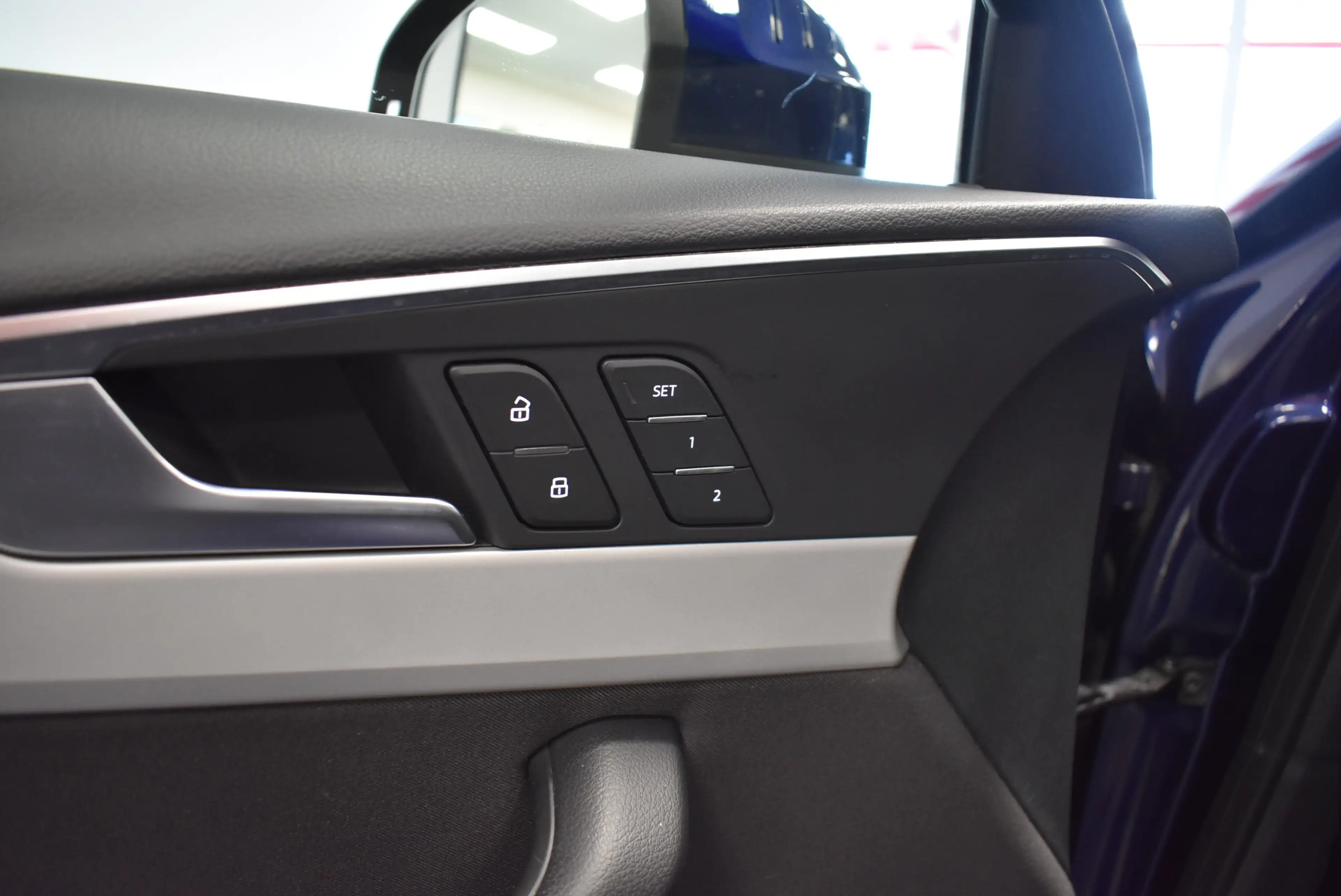 Audi A4 30 TDI Aut Navi LED ACC Sportsitze PDC 1-Hand — photo 14