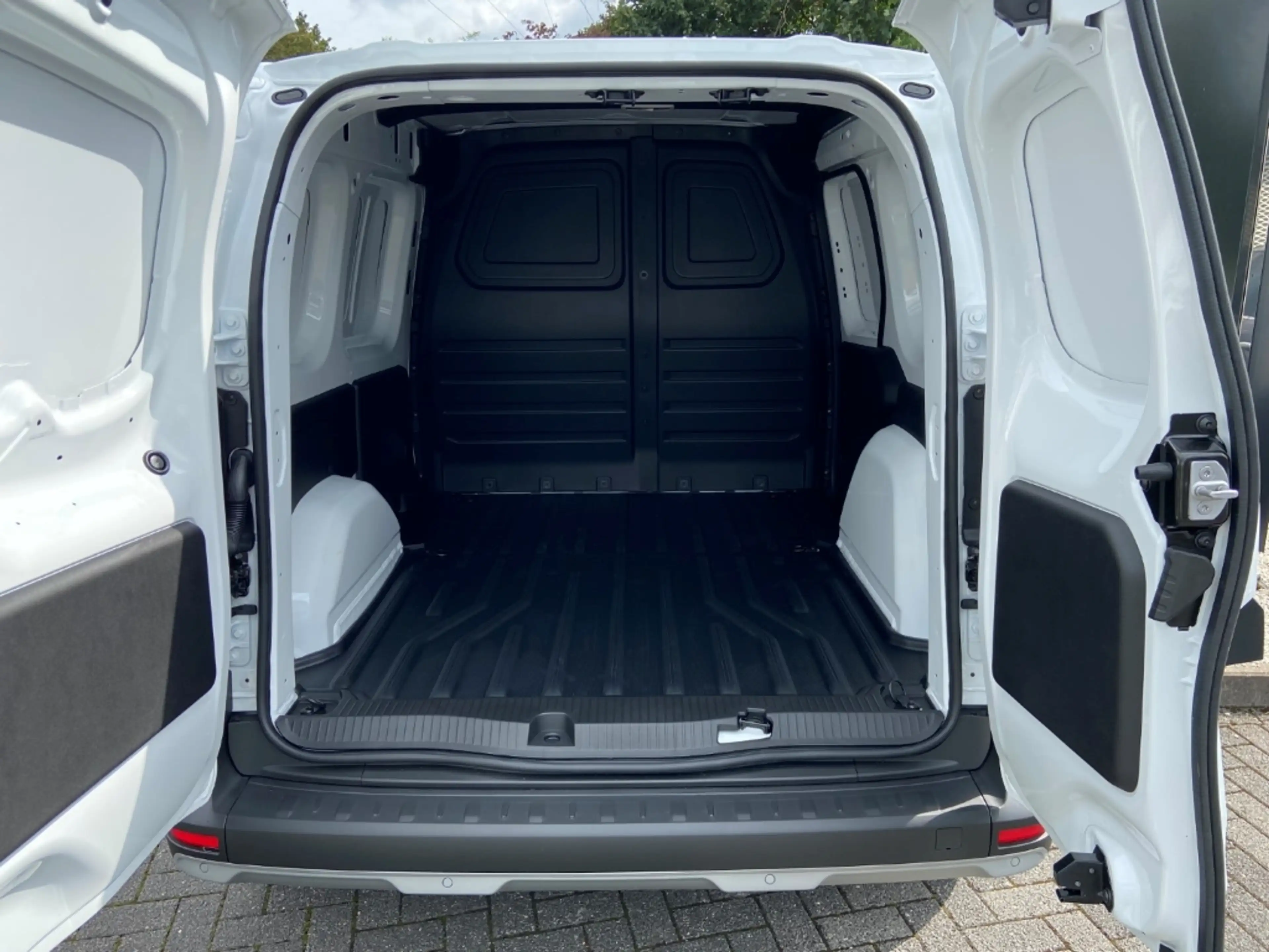 Nissan Townstar Kasten N-CONNECTA L1 2,0t DIG-T 130PS 6MT Airb-P L — photo 5