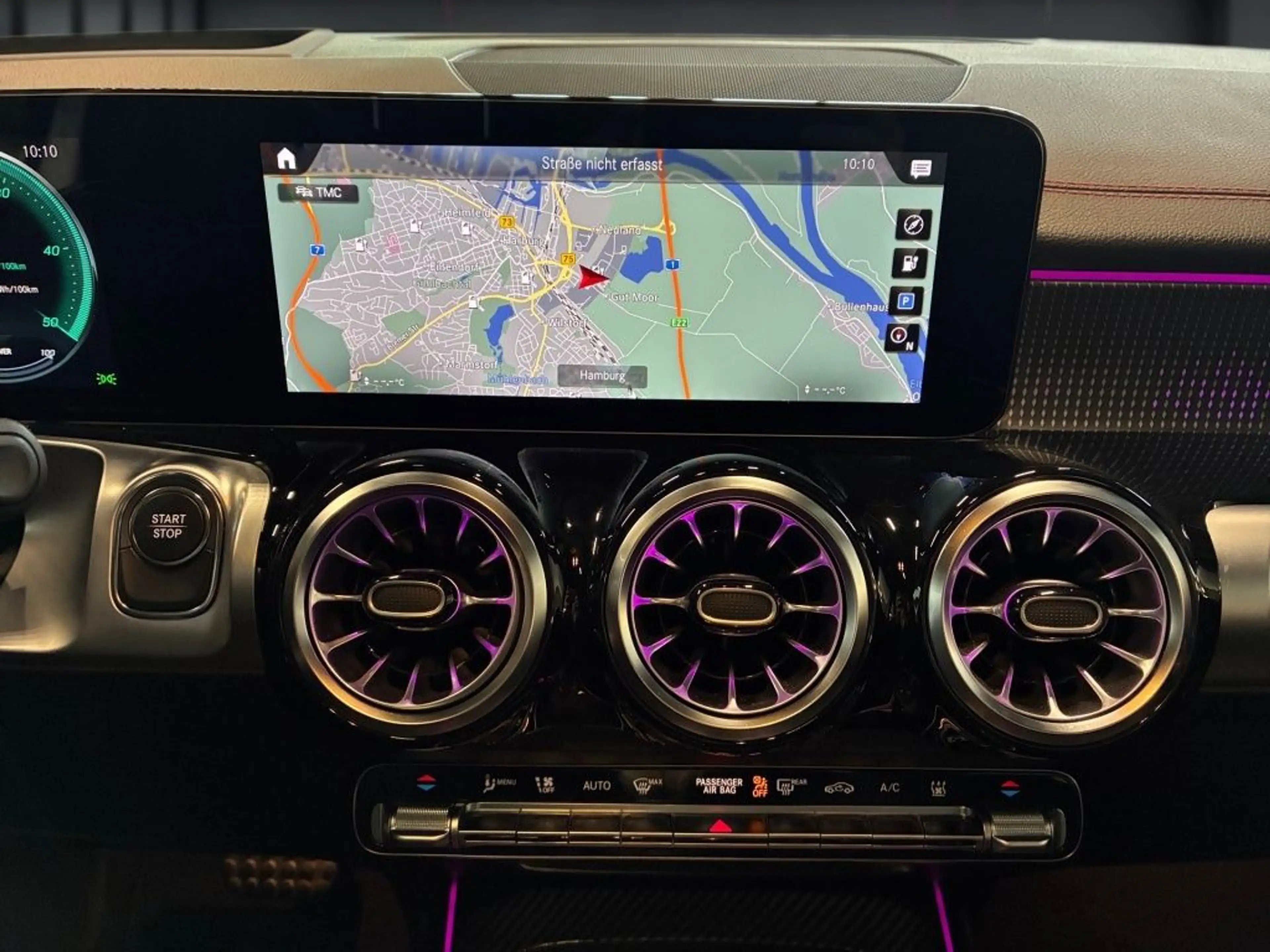 Mercedes-Benz EQB 300 4M AMG NIGHT+LED+DISTR+HuD+SOUND+PANO — photo 15