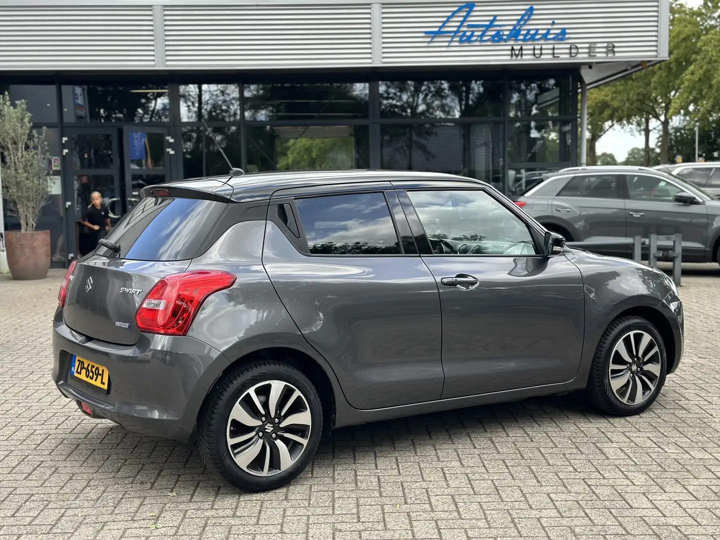 Suzuki Swift 1.0 Style Smart Hybrid Navigatie/Clima/Cruise/Came Gris - 2