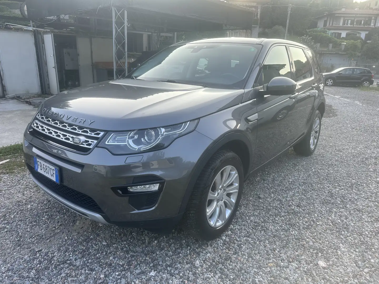 Land Rover Discovery Sport Discovery Sport 2.0 TD4 180 CV HSE / Grau - 1