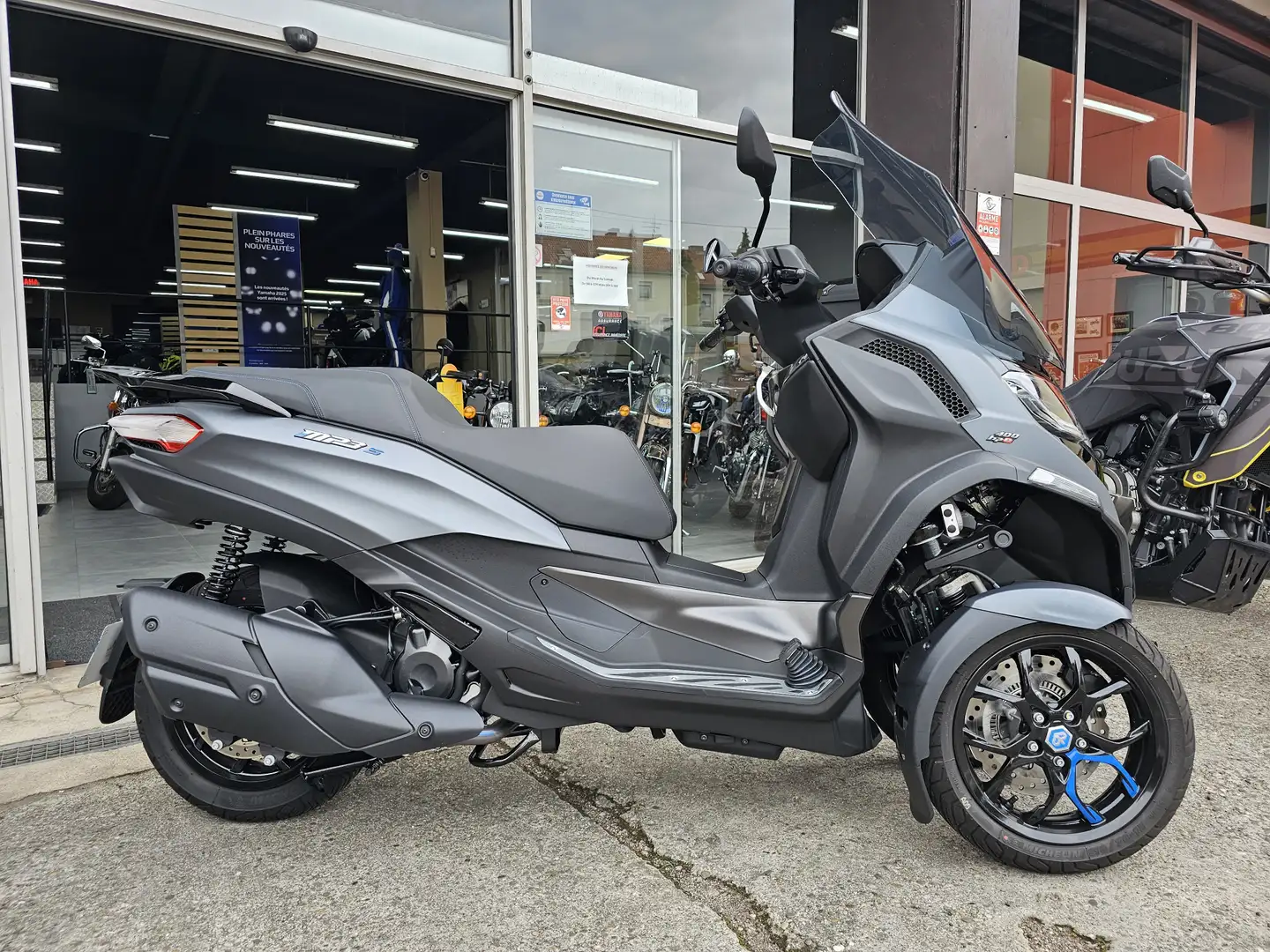 Piaggio MP3 400 Noir - 1