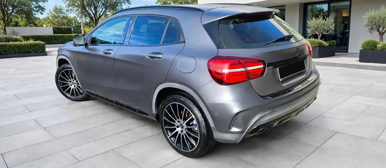 2017 Mercedes-Benz GLA 200 GLA 200 Urban, photograph 2