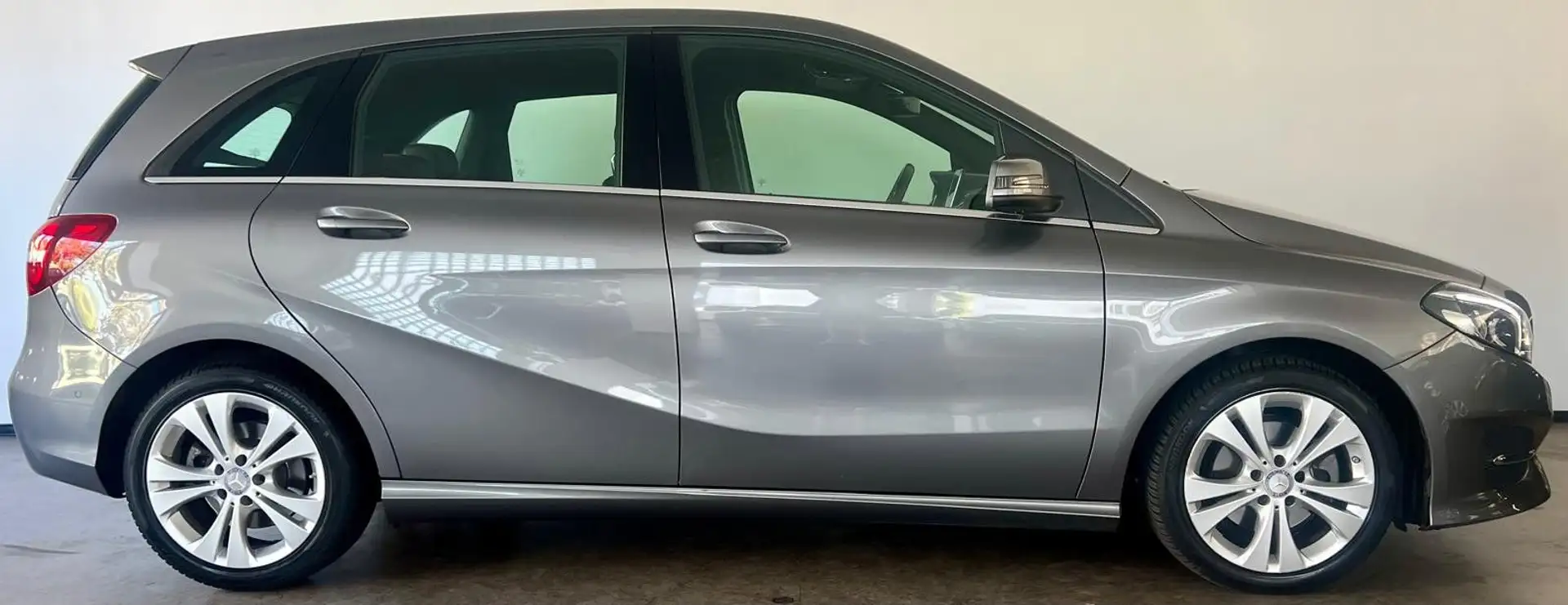 Mercedes-Benz B 220 4Matic,LED,NAVI,Kamera,PDC,Shz, Grau - 2