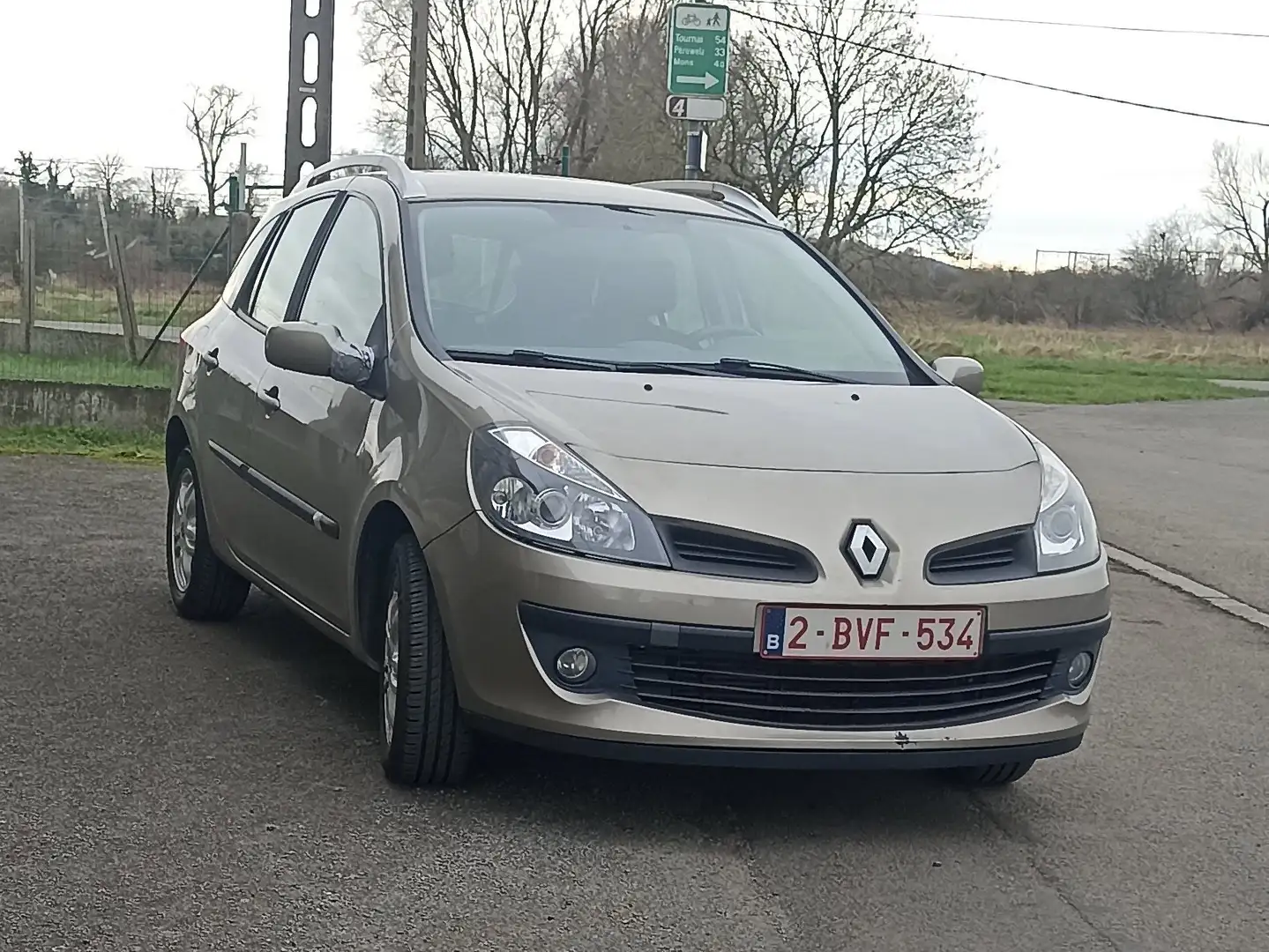 Renault Clio 1.2i Expression Quickshift Gris - 1