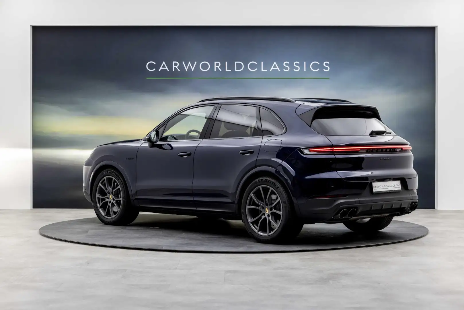 Porsche Cayenne 3.0 E-HYBRID | PANODAK LUCHTVERING SURROUND Bleu - 2