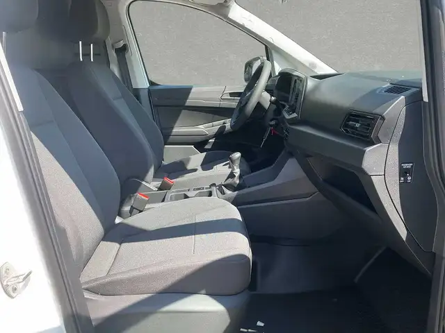 Ford Transit Connect view 3